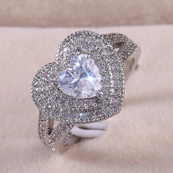 💞 Sweet Large Heart Crystal CZ Luxury Vintage Silver Ring for Women, VIP409 - Picture 1 of 6